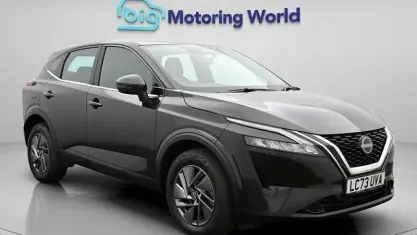 Begagnad Nissan Qashqai Acenta Premium 140 HK (102 kW) 2023 Svart SUV