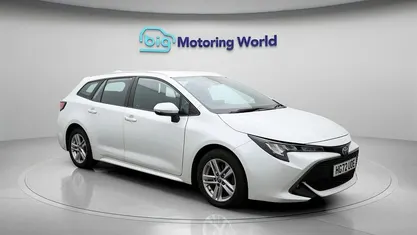 Used Toyota Corolla 122 HP (89 kW) 2022 White Estate