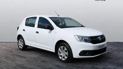 Used Dacia Sandero Essentiel 90 HP (66 kW) 2019 White Hatchback