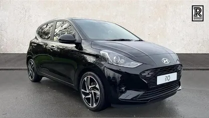 Black New 2025 Hyundai i10 Premium Hatchback | £17,290 (Good price)