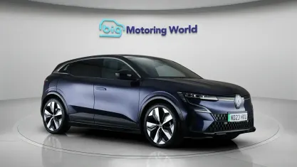 Used Renault Megane E-Tech Techno 160 kW (218 HP) 2023 Blue/black Hatchback
