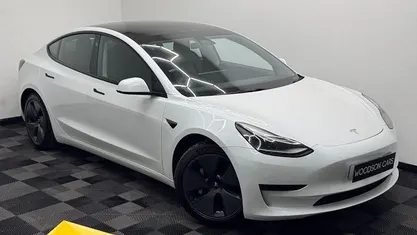 White Used 2020 Tesla Model 3 Standard Range Plus Sedan | £14,650 (Fair price)