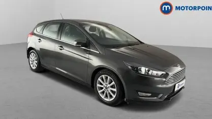 Used Ford Focus Titanium 125 HP (91 kW) 2017 Grey Hatchback