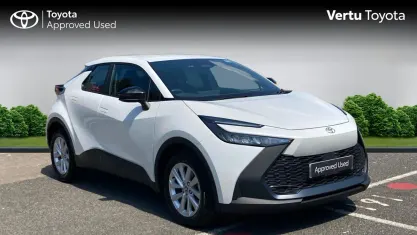 Used Toyota C-HR 140 HP (102 kW) 2025 White SUV