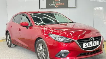 Used Mazda 3 165 HP (121 kW) 2016 Red Hatchback