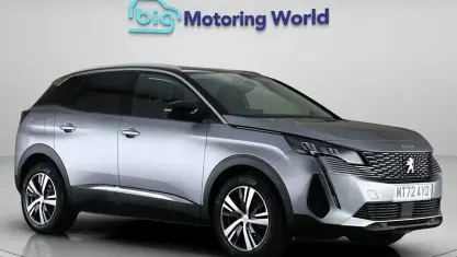 Usado Peugeot 3008 Allure+ 131 CV (96 kW) 2022 Gris SUV