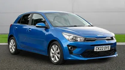 Używany Kia Rio 120 KM (88 kW) 2022 Niebieski Hatchback