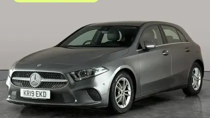 Gebraucht Mercedes A180 Executive 116 PS (85 kW) 2019 Grau Kleinwagen