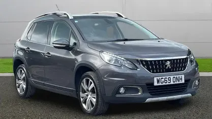 Usado Peugeot 2008 Allure Premium 110 HP (80 kW) 2019 Cinzento SUV