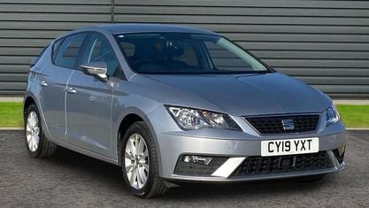 Usado Seat Leon SE 131 HP (96 kW) 2019 Prateado Citadino