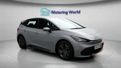 Usado Cupra Born 150 kW (204 CV) 2023 Gris Utilitario