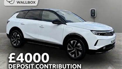 Used Vauxhall Grandland 156 kW (213 HP) 2025 White SUV