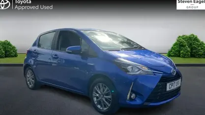 Used Toyota Yaris 101 HP (74 kW) 2017 Blue Hatchback
