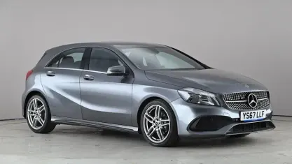 Begagnad Mercedes A200 AMG line 136 HK (100 kW) 2017 Grå Halvkombi