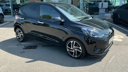 Used Hyundai i10 Premium 79 HP (58 kW) 2025 Black Hatchback