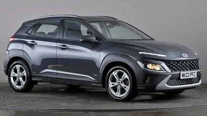 Usado Hyundai Kona SE 120 CV (88 kW) 2022 Gris SUV