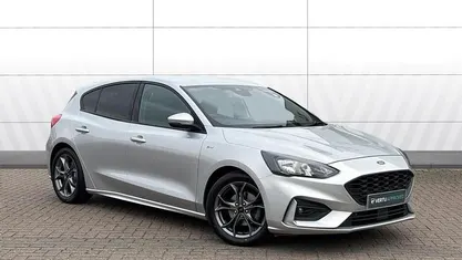 Used Ford Focus ST-Line 125 HP (91 kW) 2019 Silver Hatchback