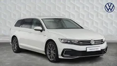 White Used 2019 VW Passat Advance Estate | £14,068 (Fair price)