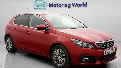 Used Peugeot 308 Allure Premium 131 HP (96 kW) 2021 Red Hatchback
