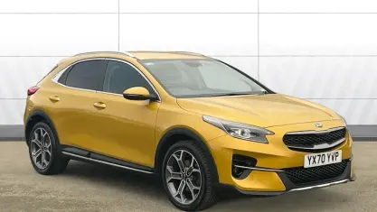 Usado Kia XCeed 120 HP (88 kW) 2020 Amarelo SUV