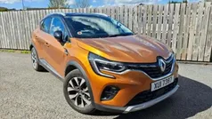 Orange/black Used 2020 Renault Captur Version S SUV | £13,099 (Fair price)