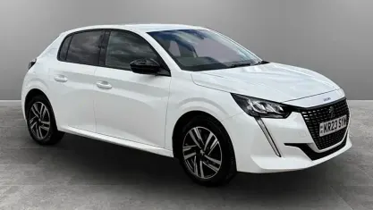 Used Peugeot 208 Allure+ 102 HP (75 kW) 2023 White Hatchback