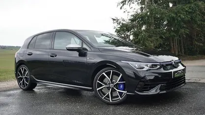 Begagnad VW Golf VIII R 320 HK (235 kW) 2024 Svart Halvkombi