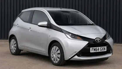 Used Toyota Aygo X-play 69 HP (50 kW) 2018 Hatchback