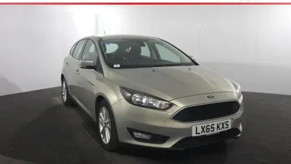 Used Ford Focus Zetec 101 HP (74 kW) 2015 Silver Hatchback