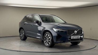 Begagnad Volvo XC60 Plus 250 HK (183 kW) 2023 Blå SUV
