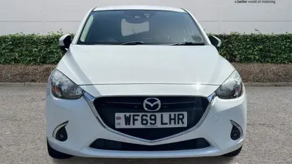 Used Mazda 2 Inclusive 90 HP (66 kW) 2019 White Hatchback
