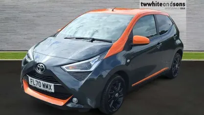 Used Toyota Aygo X-play 72 HP (52 kW) 2021 Hatchback