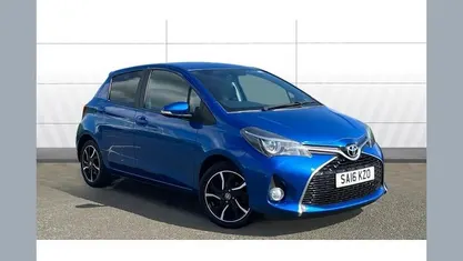 Used Toyota Yaris Design 99 HP (72 kW) 2016 Blue Hatchback