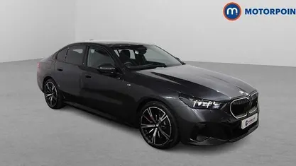 Usado BMW 520 M Sport 208 HP (152 kW) 2025 Cinzento Sedan