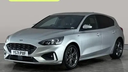 Used Ford Focus ST-Line 125 HP (91 kW) 2021 Silver Hatchback