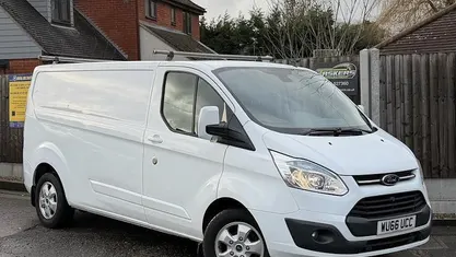 Used 2015 Ford Transit Custom Limited Van | £8,997 (Fair price)