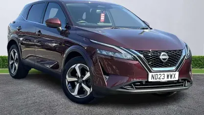 Used Nissan Qashqai N-Connecta 140 HP (102 kW) 2023 Red SUV