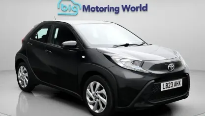Used Toyota Aygo X PURE 72 HP (52 kW) 2023 Black SUV