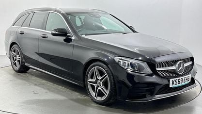 Usado Mercedes C300 AMG line 245 CV (180 kW) 2019 Negro Familiar