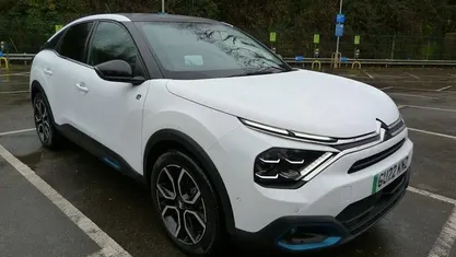 Used Citroën e-C4 Shine 100 kW (136 HP) 2022 White Hatchback