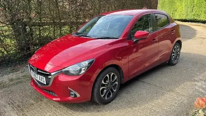 Used Mazda 2 Inclusive 90 HP (66 kW) 2017 Red Hatchback