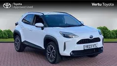 White Used 2023 Toyota Yaris Cross SUV | £22,759 (Fair price)