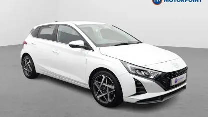 Used Hyundai i20 Premium 101 HP (74 kW) 2025 White Hatchback