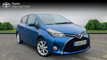 Used Toyota Yaris Hybrid Sport 101 HP (74 kW) 2015 Hatchback