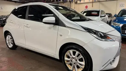 Second-hand Toyota Aygo X-pure 69 CP (50 kW) 2016 Alb Hatchback