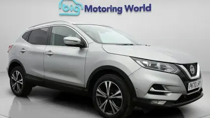 Begagnad Nissan Qashqai N-Connecta 140 HK (102 kW) 2020 Silver SUV