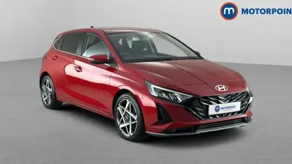 Used Hyundai i20 Premium 101 HP (74 kW) 2024 Red Hatchback