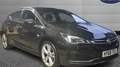 Black Used 2018 Vauxhall Astra SRi Hatchback | £9,778 (Fair price)