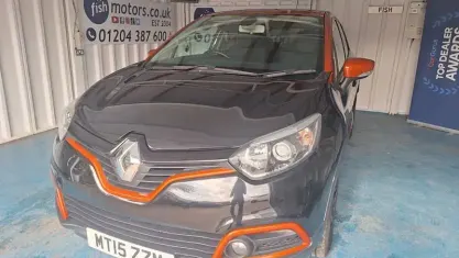 Used Renault Captur Dynamique 90 HP (66 kW) 2015 Black SUV