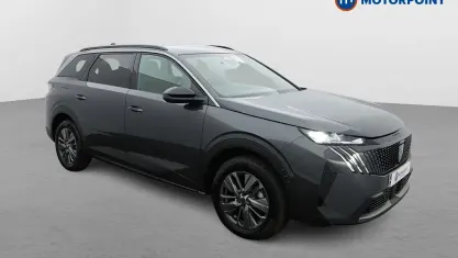 Usado Peugeot 5008 Allure 145 HP (106 kW) 2025 Cinzento SUV